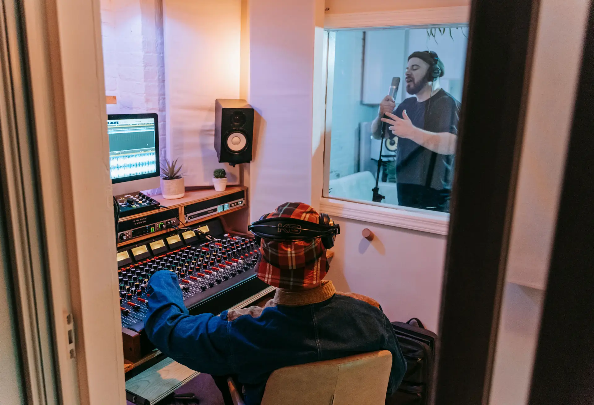 Aufnahmesituation mit Musikern im Studio